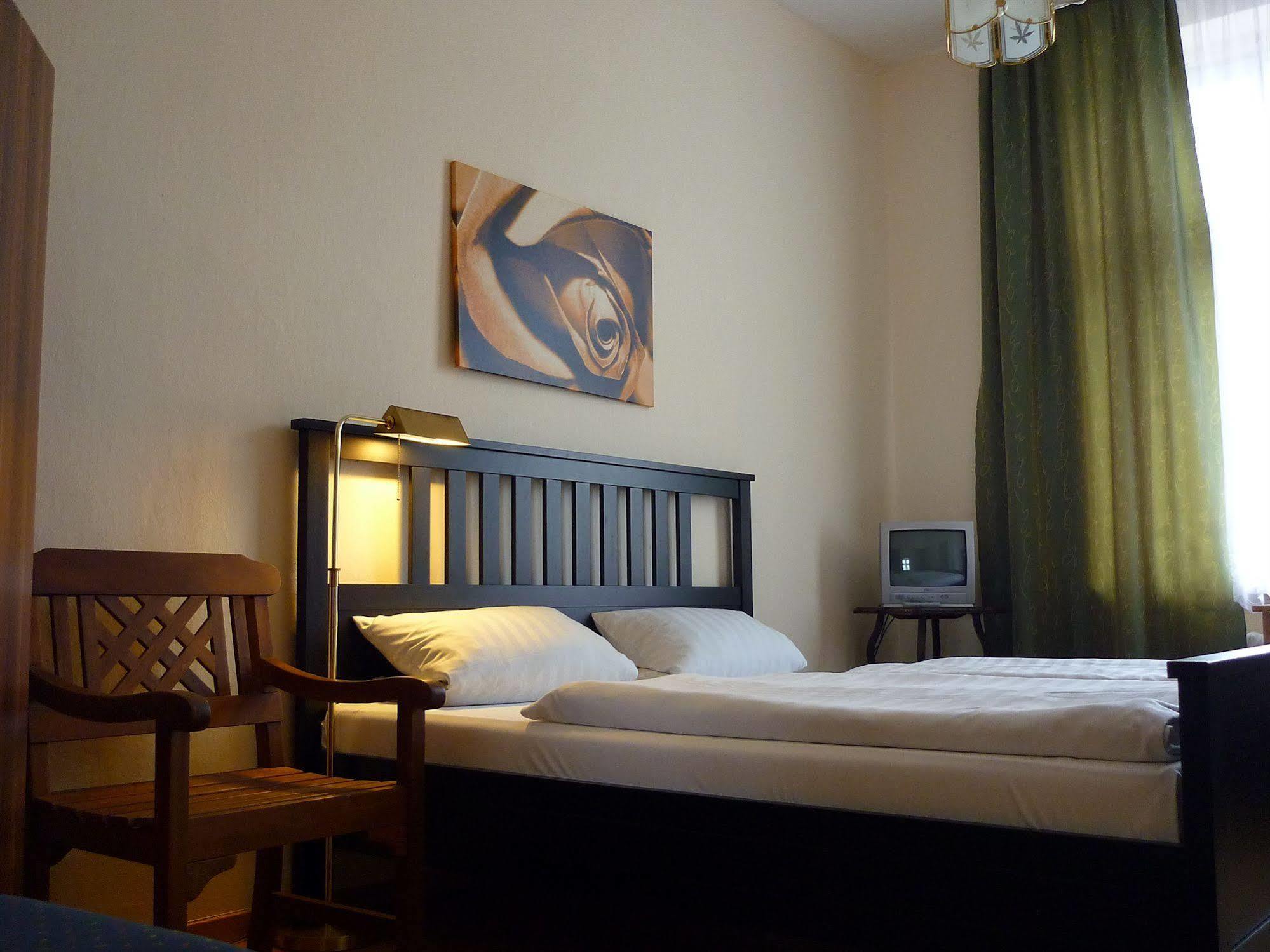 Hotel-Pension Charlottenburg Berlin Eksteriør billede